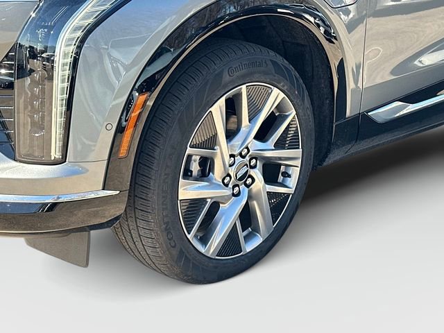 New 2026 Cadillac Optiq Luxury 1 image 17