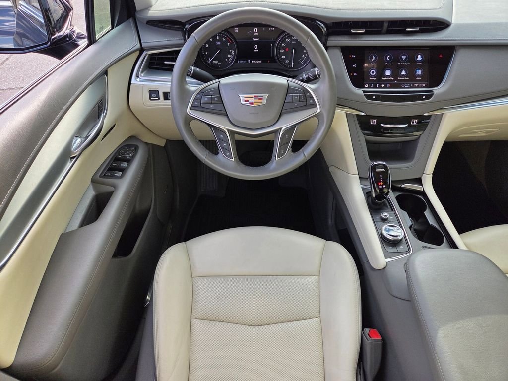 Used 2022 Cadillac XT5 Premium Luxury w/ Technology Package AWD/4WD image 17