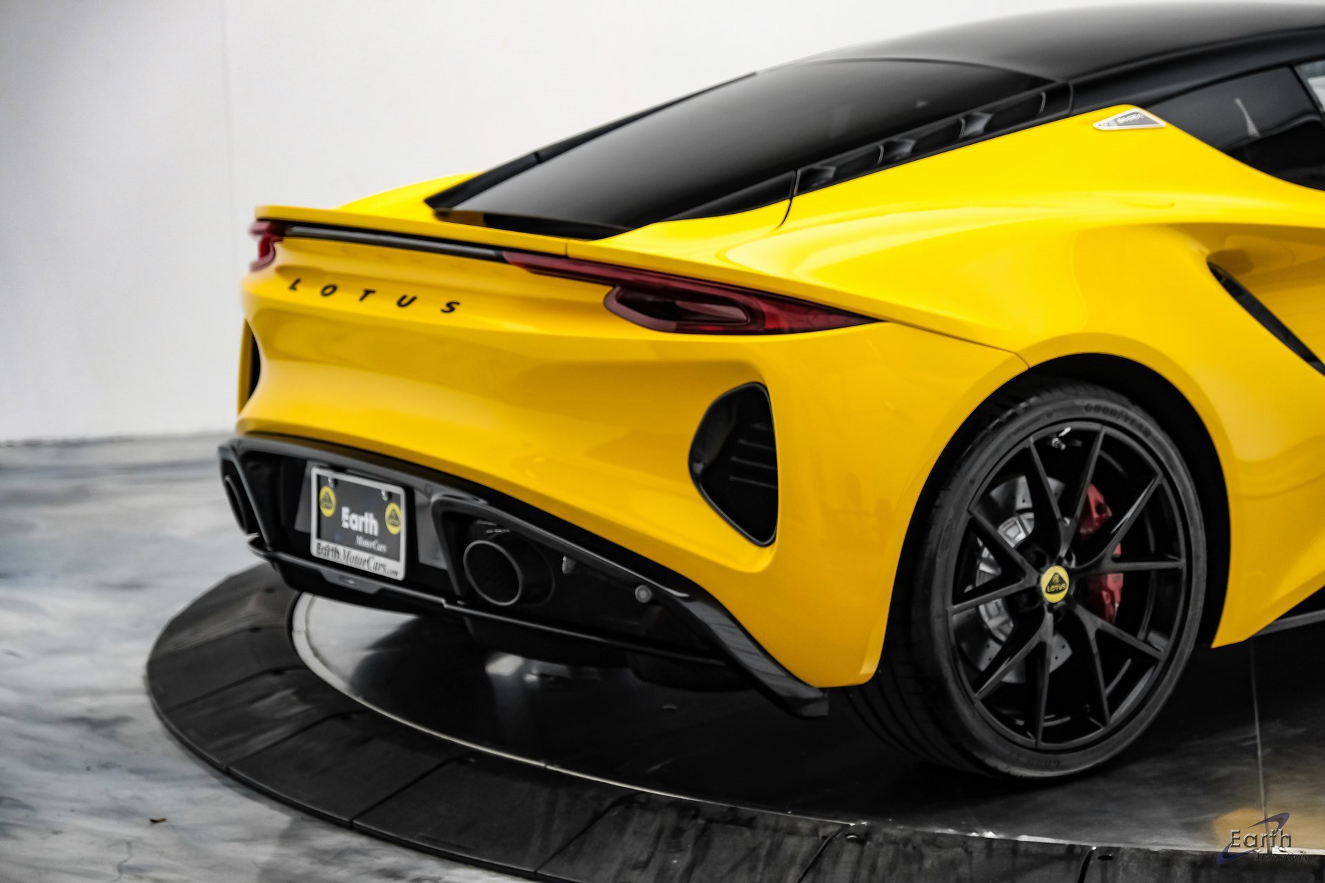 Used 2024 Lotus Emira First Edition image 17