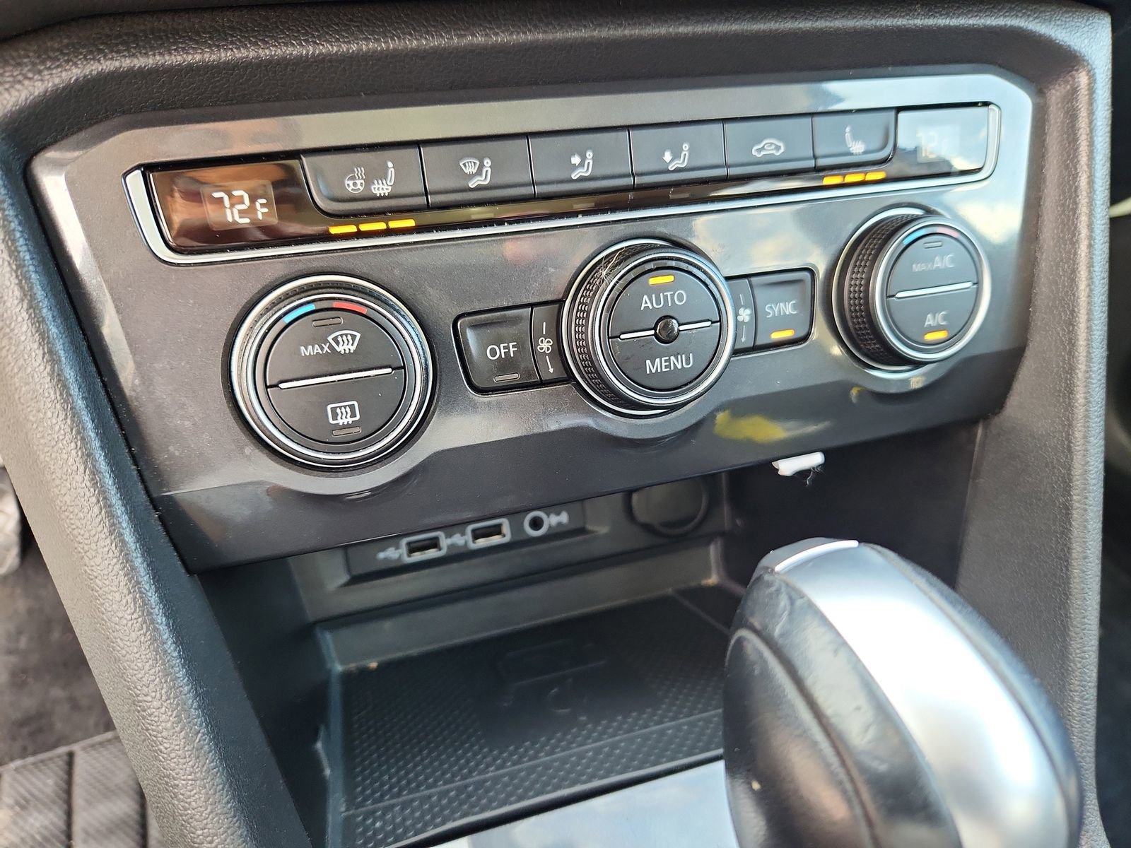 Used 2020 Volkswagen Tiguan SEL image 22