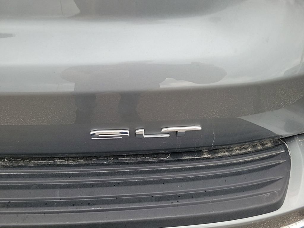 Used 2023 GMC Yukon SLT w/ SLT Luxury Package AWD/4WD image 9