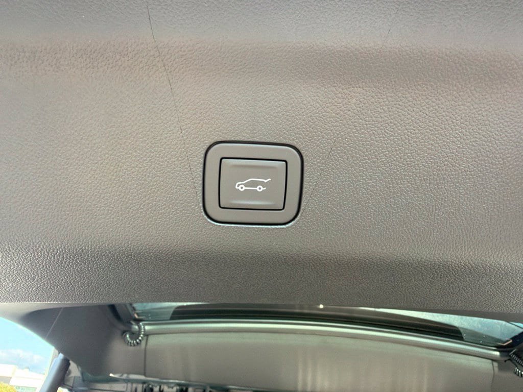 New 2026 GMC Yukon AT4 Ultimate w/ LPO, Floor Liner Package AWD/4WD image 53