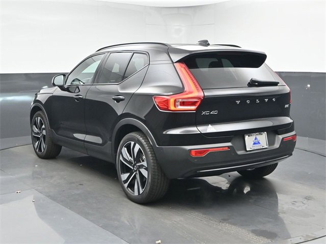 Used 2024 Volvo XC40 B5 Plus w/ Climate Package image 6