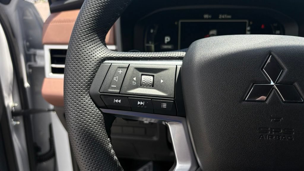 Used 2025 Mitsubishi Outlander SEL FWD image 27
