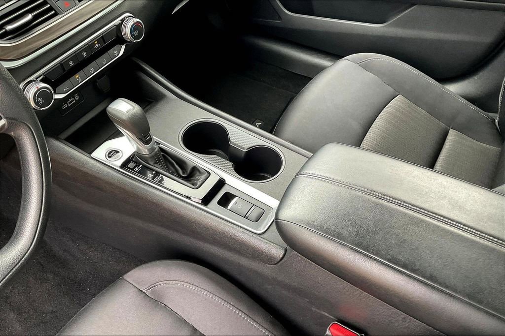 Used 2025 Nissan Altima 2.5 SV image 17