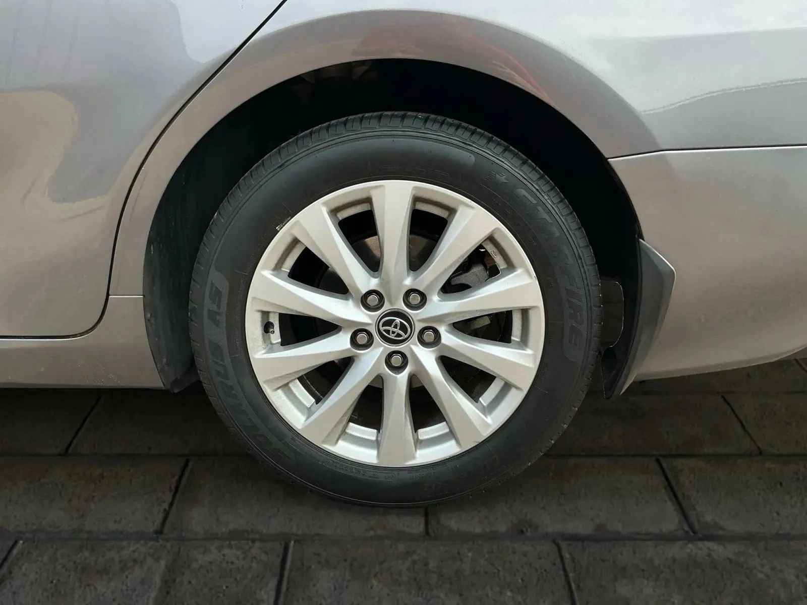 Used 2020 Toyota Camry LE w/ Carpet Mat Package image 17