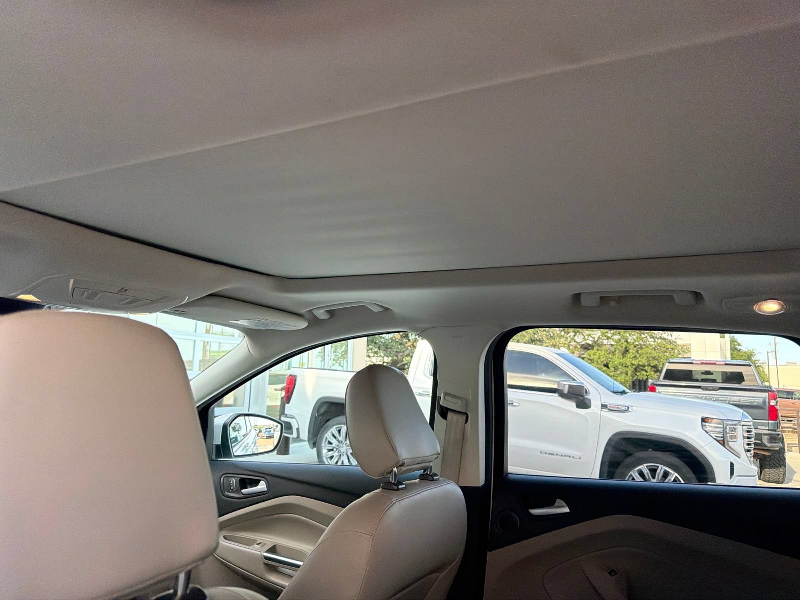 Used 2018 Ford Escape Titanium w/ Ford Safe & Smart Package AWD/4WD image 12