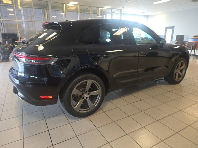 Used 2023 Porsche Macan image 8