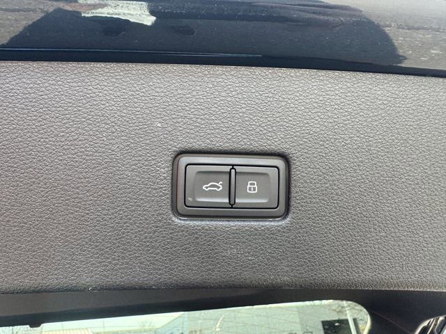 Certified 2023 Audi Q8 Premium Plus w/ Premium Plus Package image 34