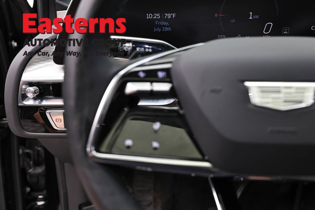 Used 2025 Cadillac Lyriq Luxury AWD/4WD image 15