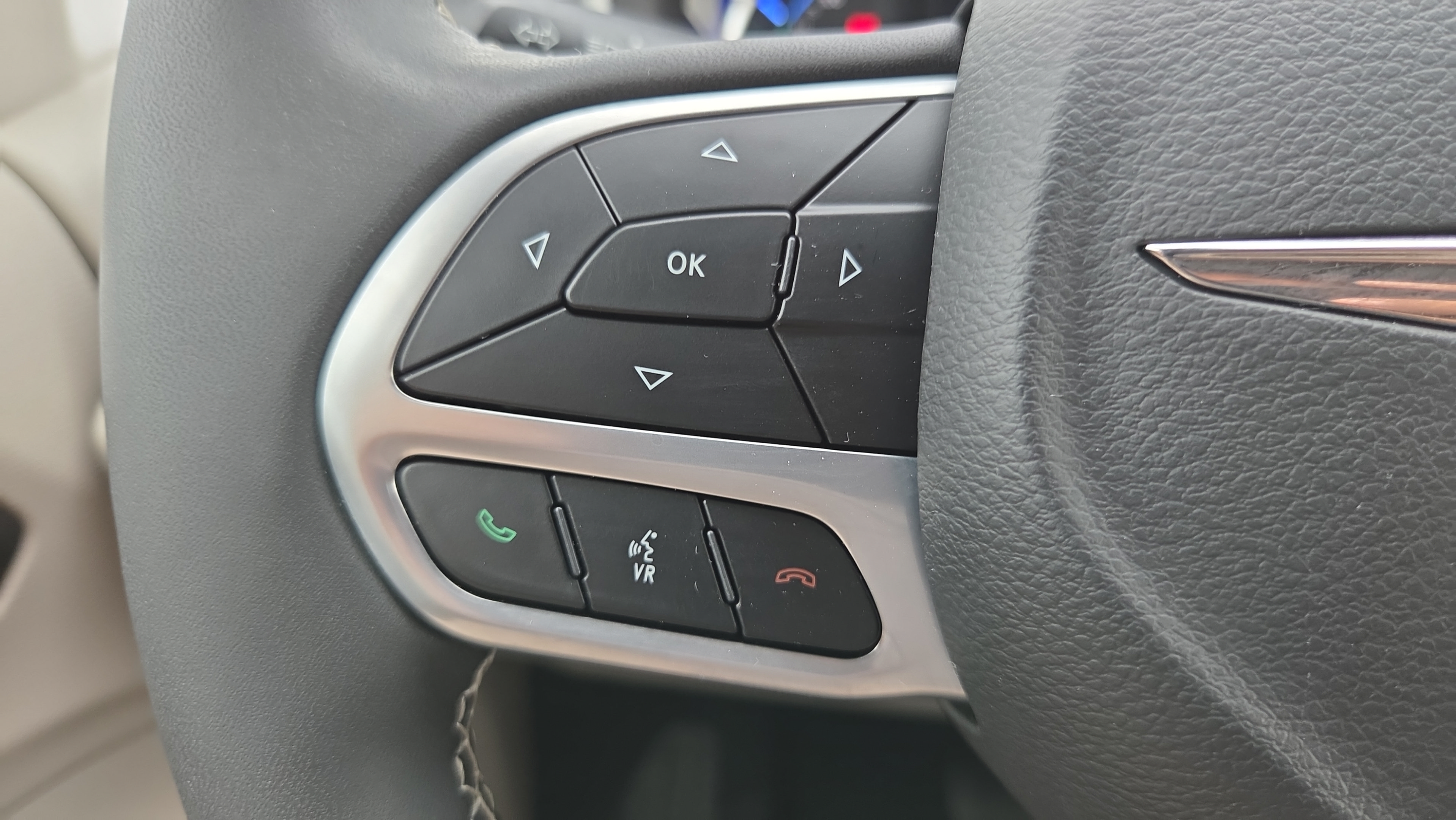 Used 2022 Chrysler Pacifica Touring-L FWD image 26