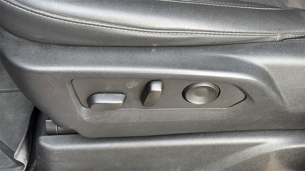 Used 2022 Chevrolet Tahoe LT w/ Luxury Package image 11