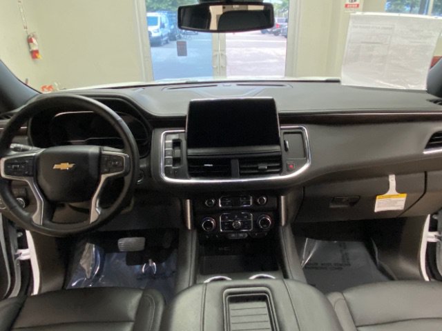 Used 2024 Chevrolet Suburban LT w/ Luxury Package AWD/4WD image 28