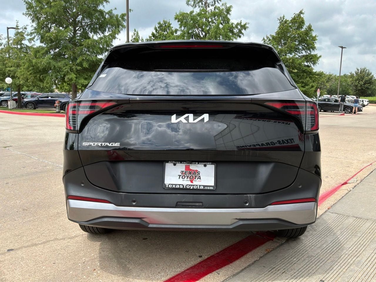 Used 2026 Kia Sportage LX FWD image 7