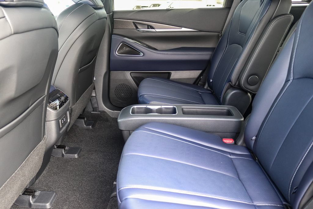 Certified 2026 INFINITI QX60 Sport w/ Dark Cargo Package AWD/4WD image 18