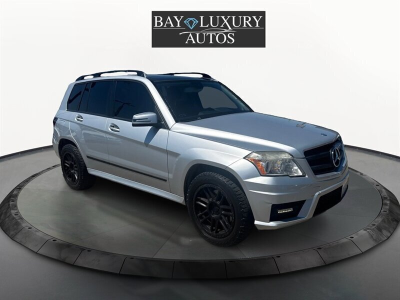 Used 2011 Mercedes-Benz GLK 350 4MATIC image 5