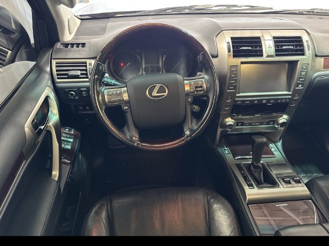 Used 2018 Lexus GX 460 Premium w/ Premium Package AWD/4WD image 16