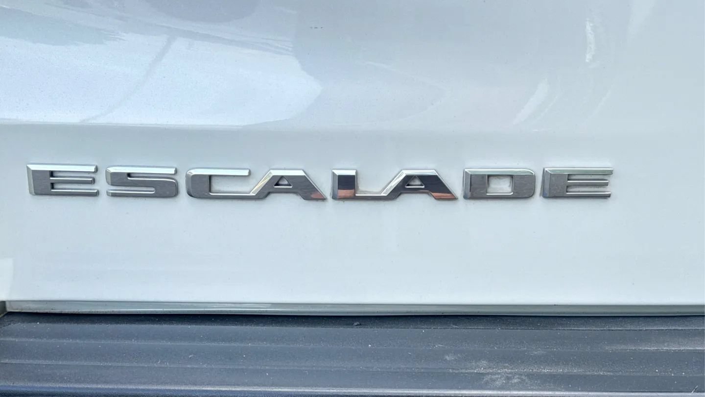 Used 2017 Cadillac Escalade Platinum RWD image 46