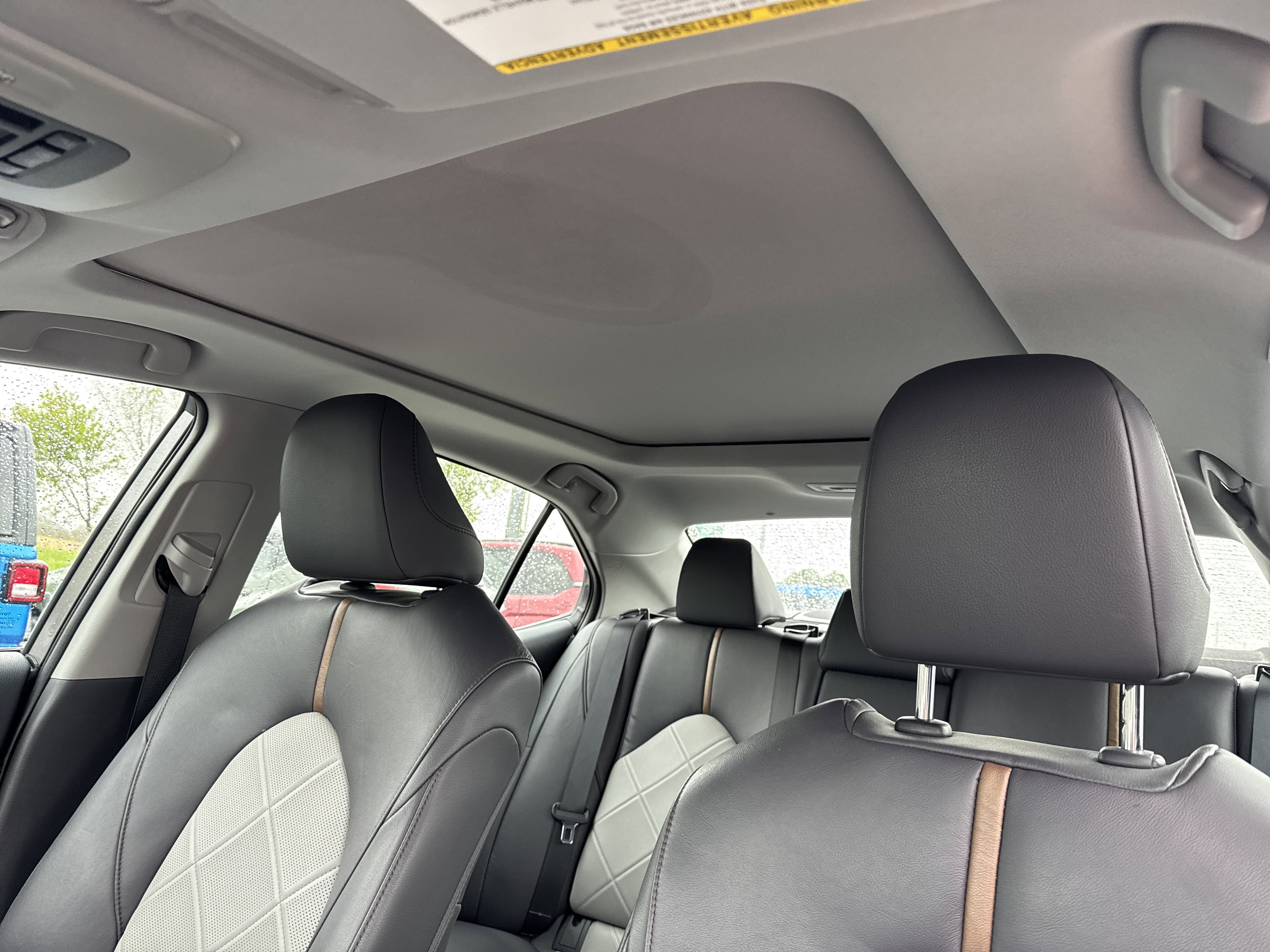 Used 2018 Toyota Camry XLE FWD image 16