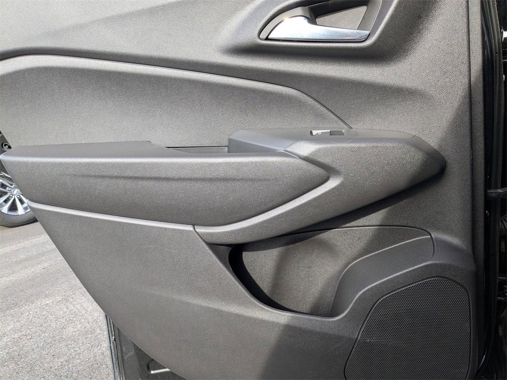 Used 2025 Chevrolet Trax LT w/ LT Convenience Package image 26