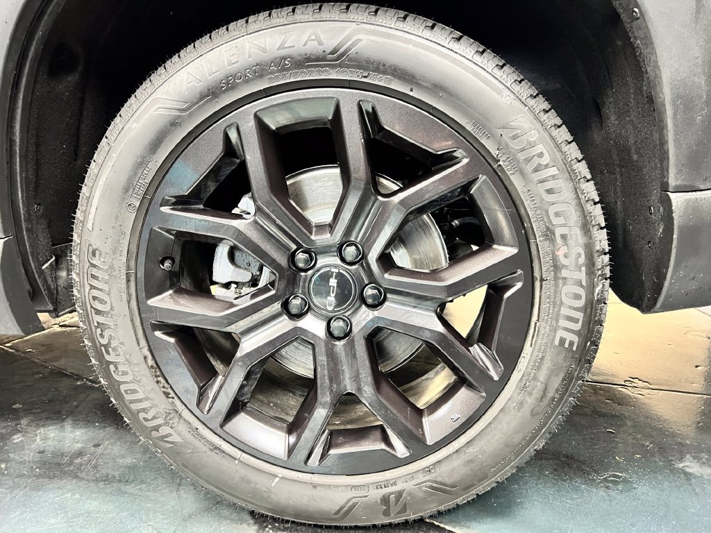 Used 2025 Honda Pilot Touring image 11