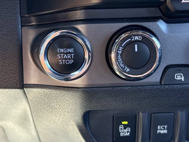 Used 2020 Toyota Tacoma TRD Off-Road w/ Technology Package AWD/4WD image 19