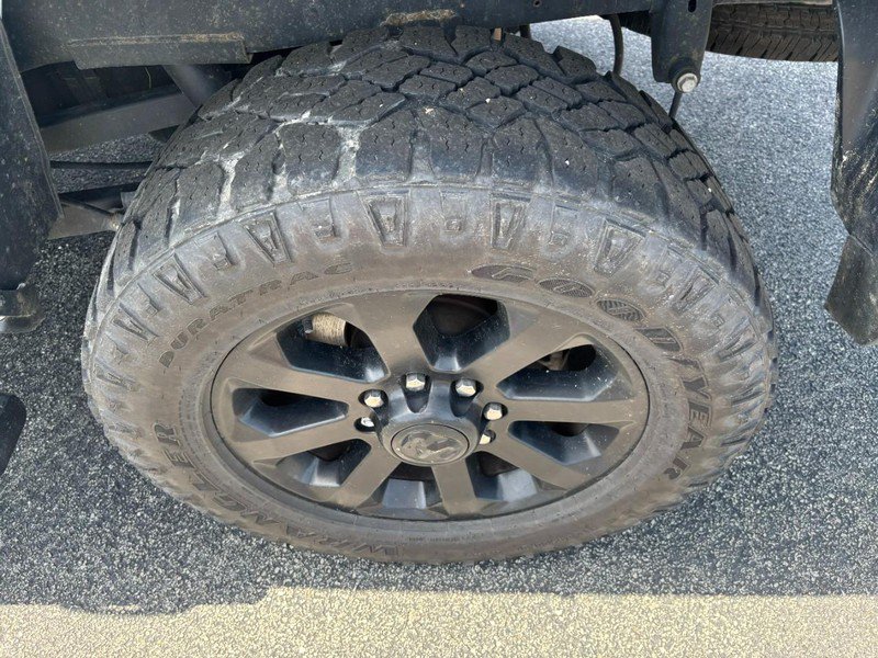 Used 2024 RAM 2500 Tradesman w/ Chrome Appearance Group AWD/4WD image 7