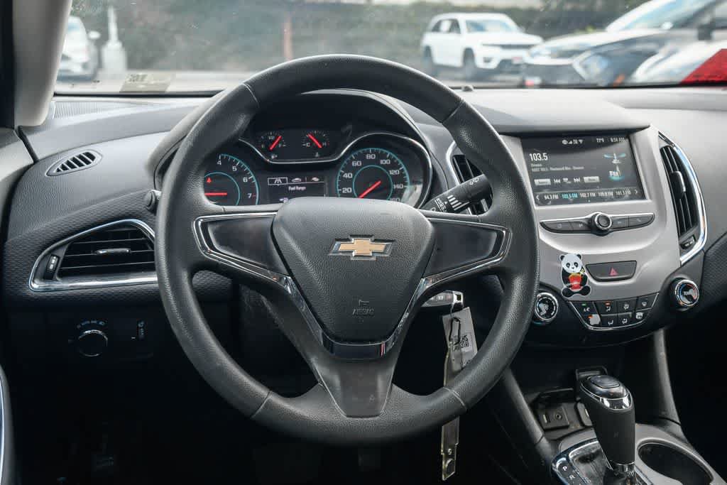 Used 2018 Chevrolet Cruze LS FWD image 9