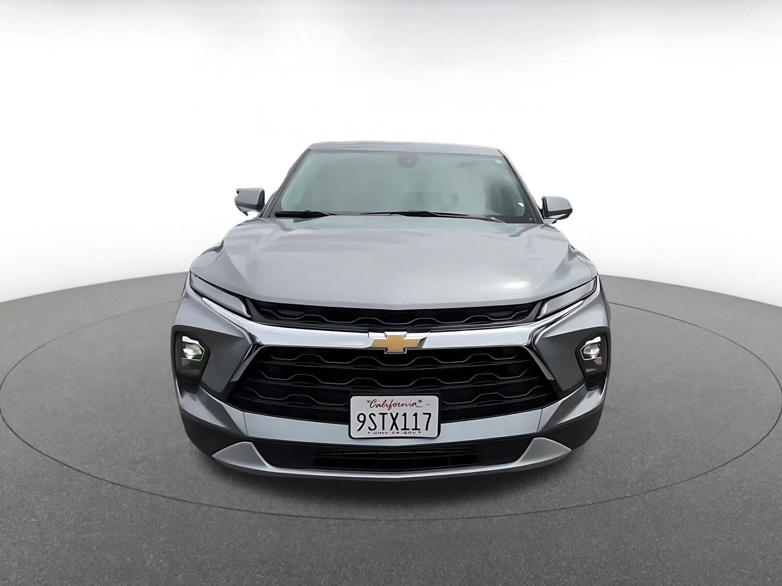 Used 2025 Chevrolet Blazer LT FWD image 4