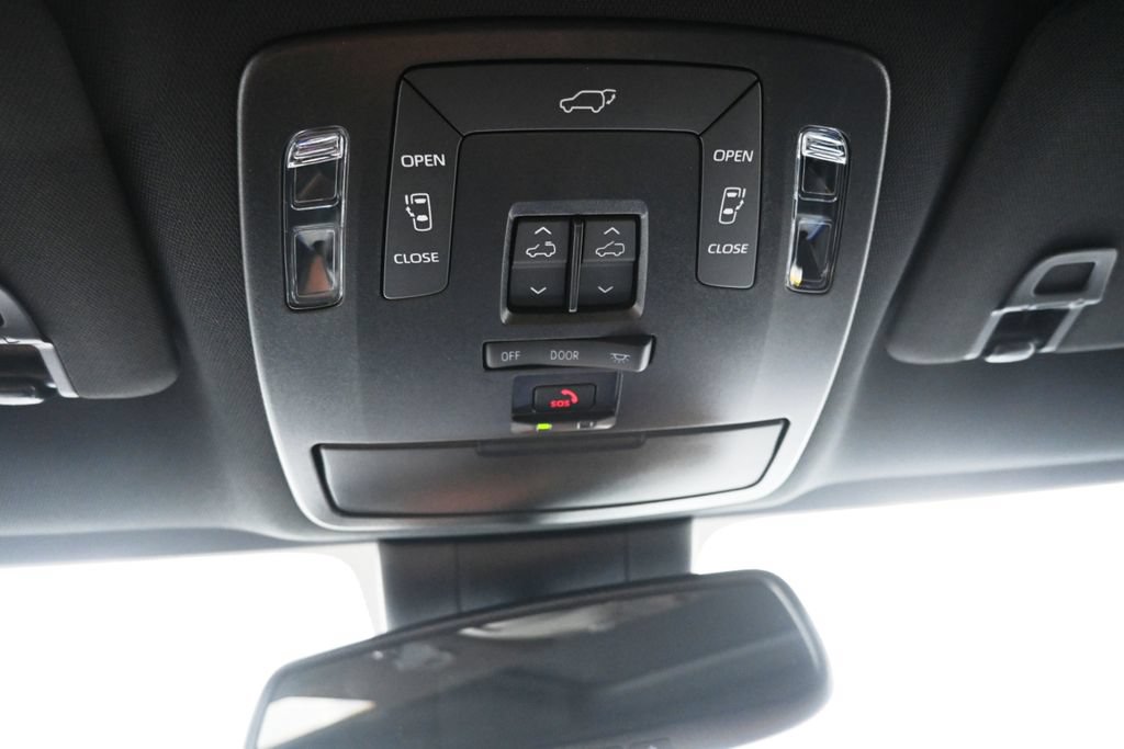 New 2026 Toyota Sienna XSE FWD image 33