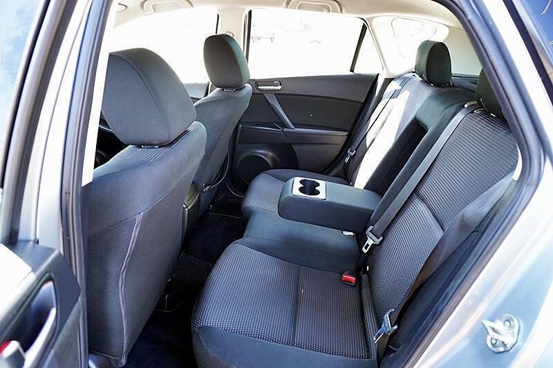 Used 2012 MAZDA MAZDA3 i Touring image 17