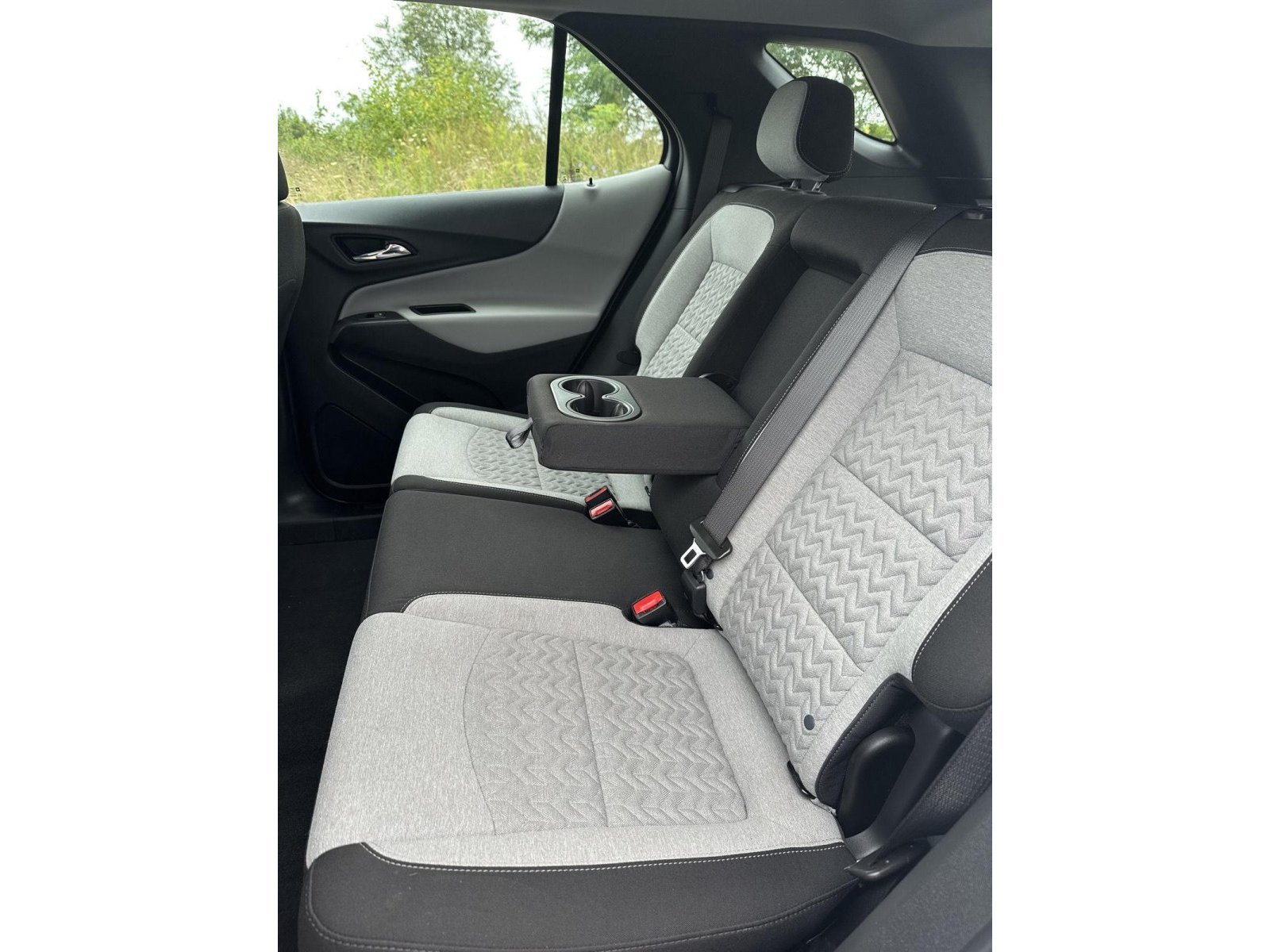 Used 2022 Chevrolet Equinox LS w/ Driver Confidence II Package AWD/4WD image 16