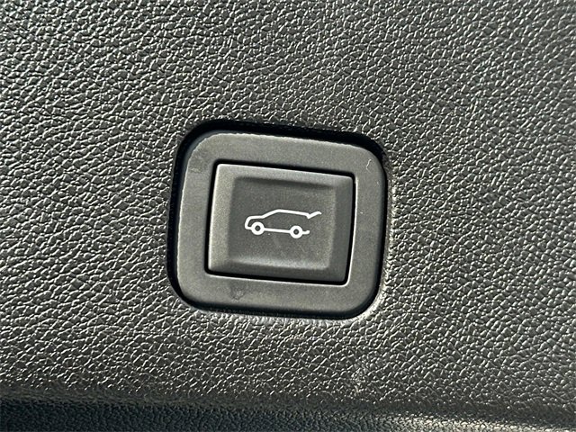 Used 2025 Cadillac XT6 Luxury image 20