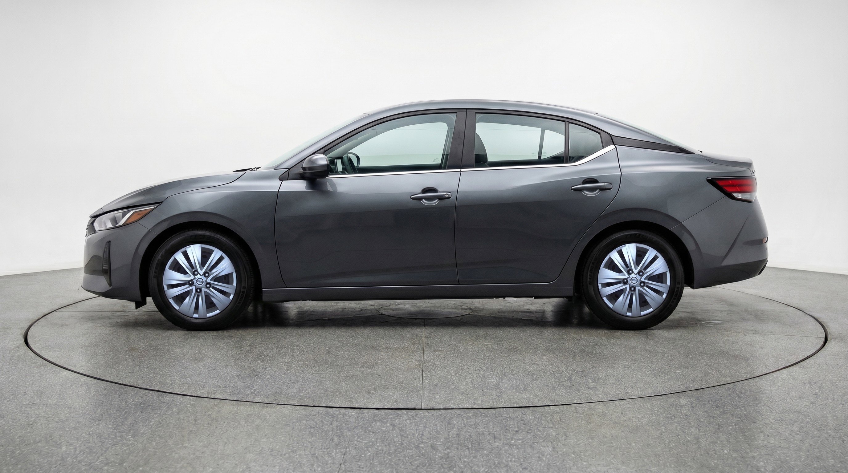 Used 2025 Nissan Sentra S FWD image 5