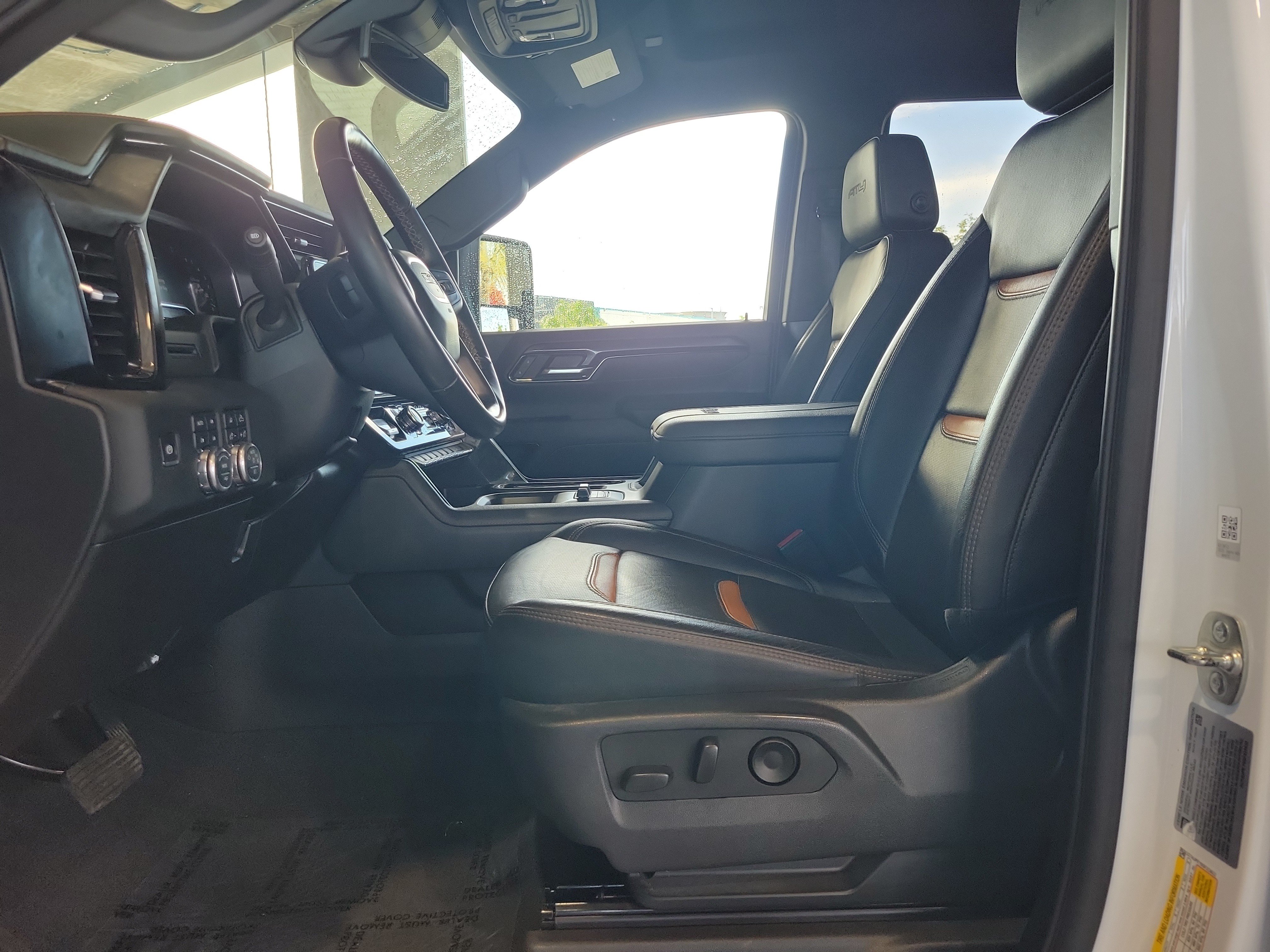 Used 2025 GMC Sierra 2500 AT4 AWD/4WD image 18