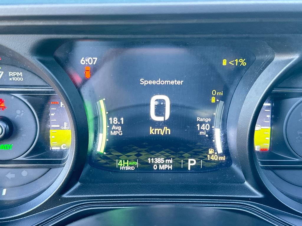 Used 2025 Jeep Wrangler Unlimited Sahara w/ Safety Group image 29