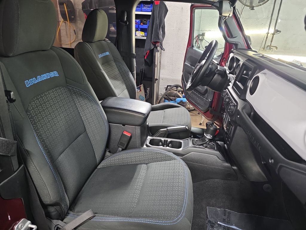 Used 2021 Jeep Wrangler Sport image 10