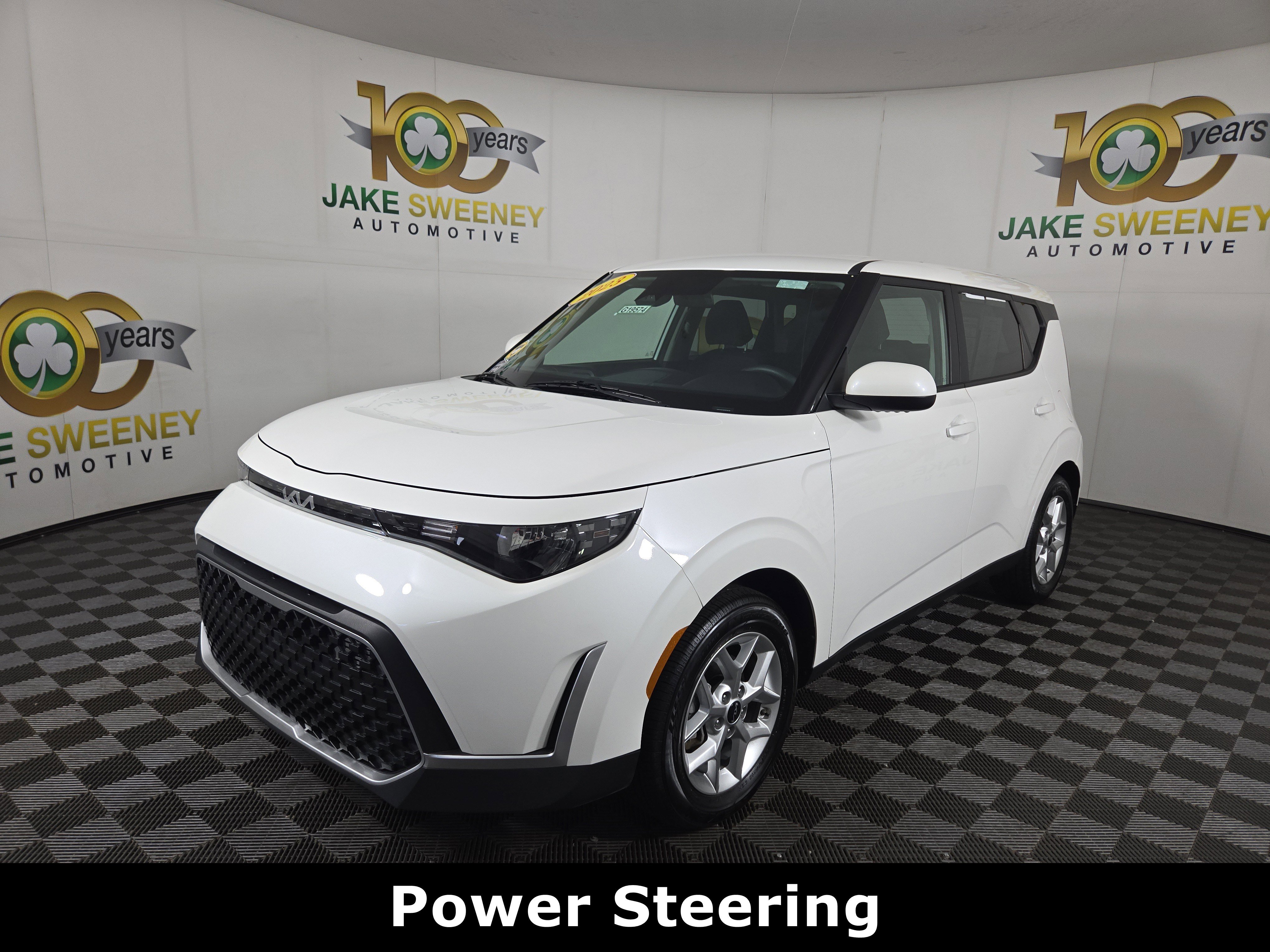 Used 2023 Kia Soul LX w/ LX Technology Package image 3