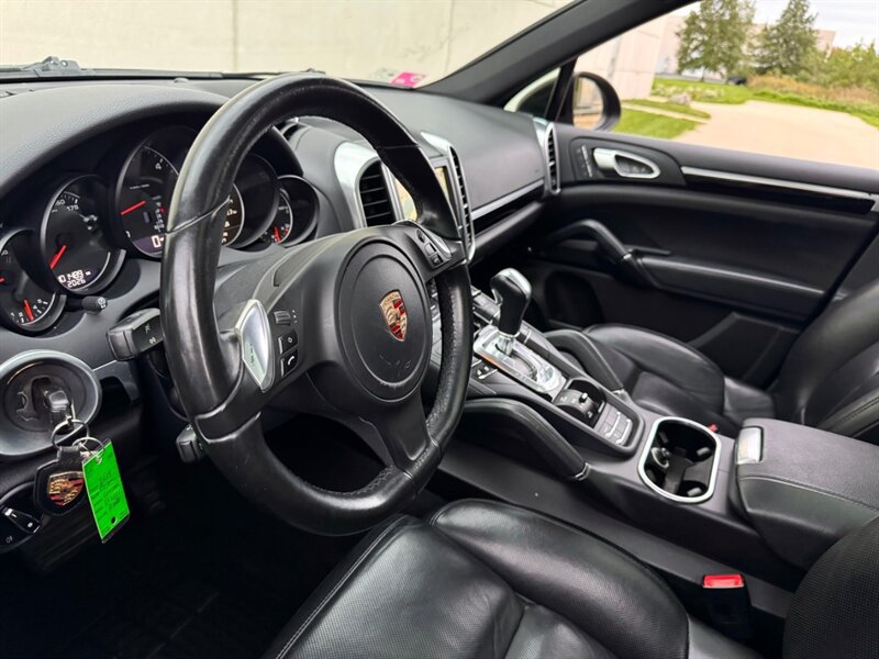 Used 2014 Porsche Cayenne Diesel Platinum Edition AWD/4WD image 18