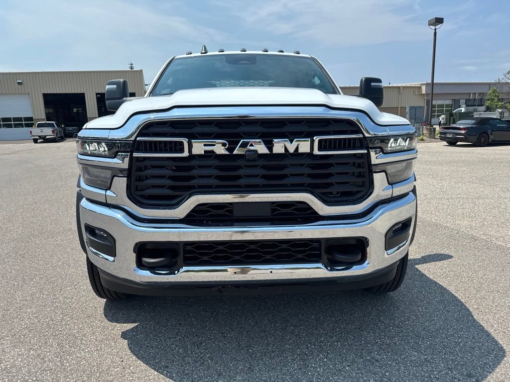 New 2026 RAM 5500 Tradesman w/ Chrome Appearance Group AWD/4WD image 32