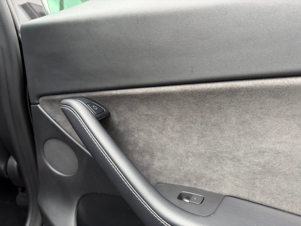 Used 2021 Tesla Model Y Performance image 30