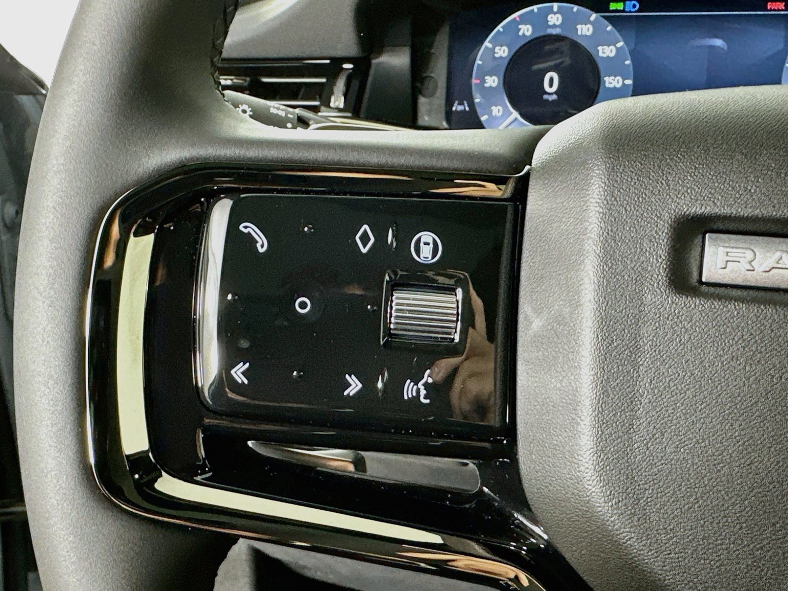 New 2026 Land Rover Range Rover Evoque S AWD/4WD image 18