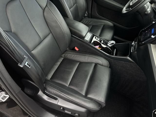 Used 2023 Volvo XC40 B5 Plus w/ Driver Assist Package image 27