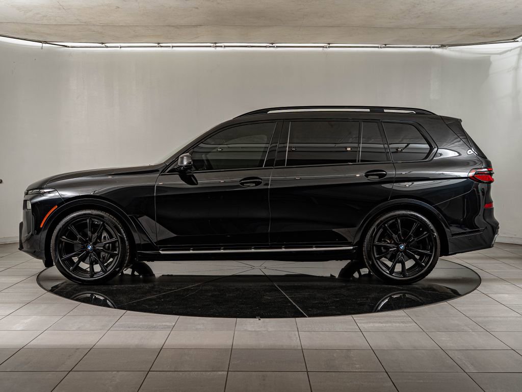 Used 2025 BMW X7 xDrive40i w/ M Sport Package AWD/4WD image 8