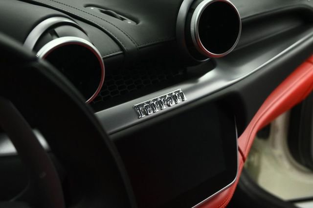 Used 2020 Ferrari Portofino RWD image 47