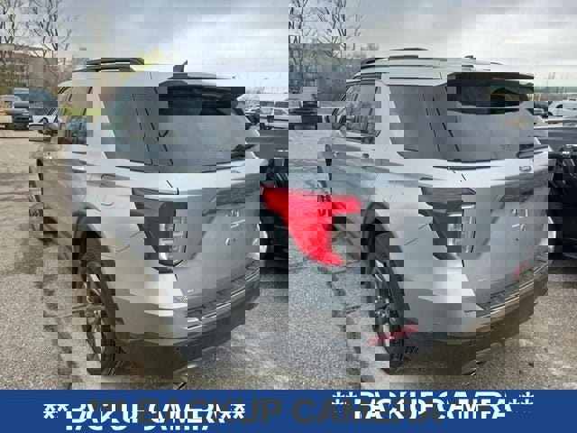 Certified 2024 Ford Explorer XLT w/ Equipment Group 202A AWD/4WD image 4