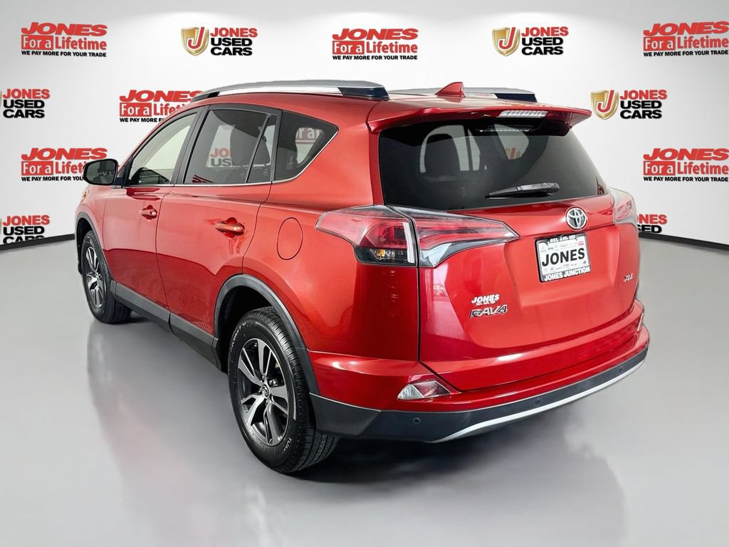 Used 2017 Toyota RAV4 XLE FWD image 2