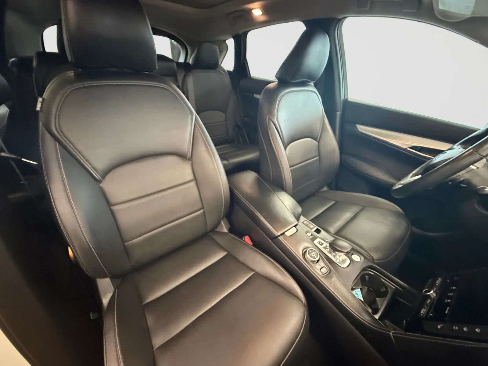 Used 2019 INFINITI QX50 Luxe w/ Navigation Package AWD/4WD image 21