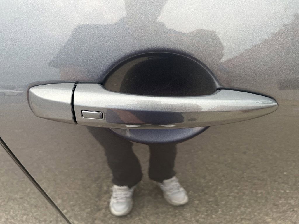 Used 2025 Nissan Pathfinder Platinum w/ Cargo Package image 46