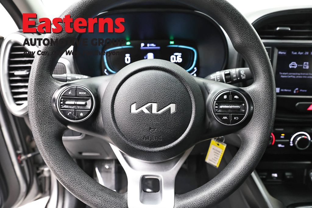 Used 2023 Kia Soul LX w/ Option Group 015 FWD image 10